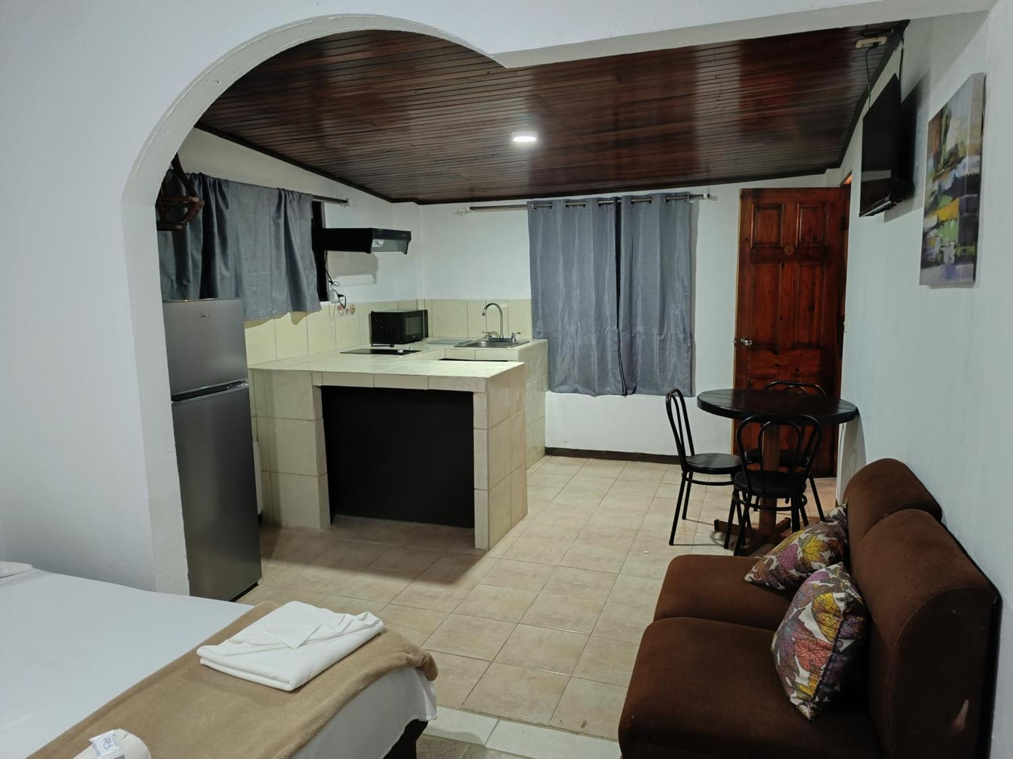 Aparthotel Villa Pacande & Rooms Pilas Bilik gambar